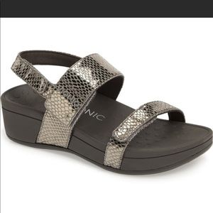 Vionic  sandals
